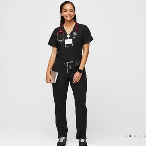 Black figs High Scrub Pants and scrub top small petite